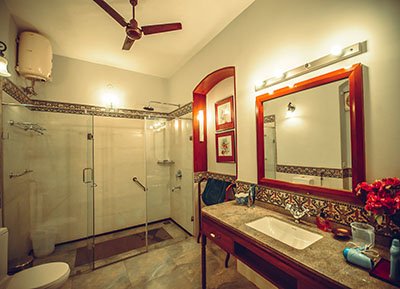 Master Suite  Bathroom